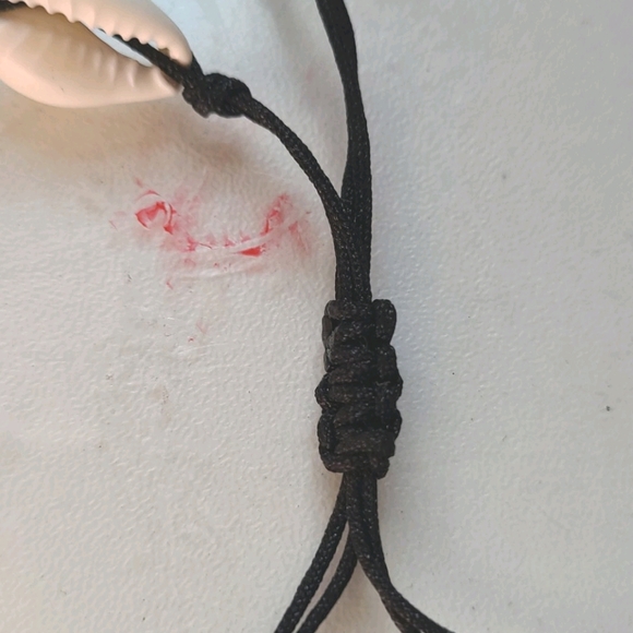 Cowry shell anklet/bracelet - Picture 4 of 4